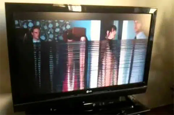 LG tv horizontal lines